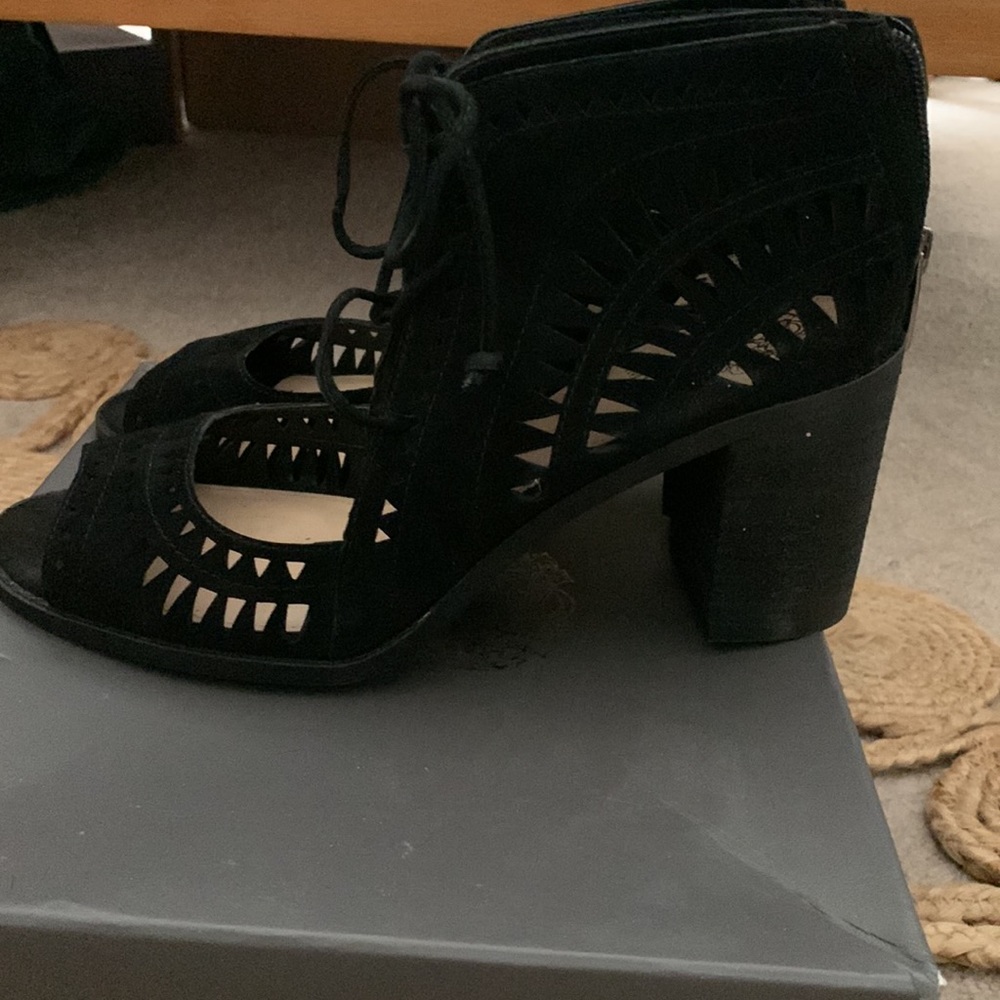 Shoes - Picture 2 of 4